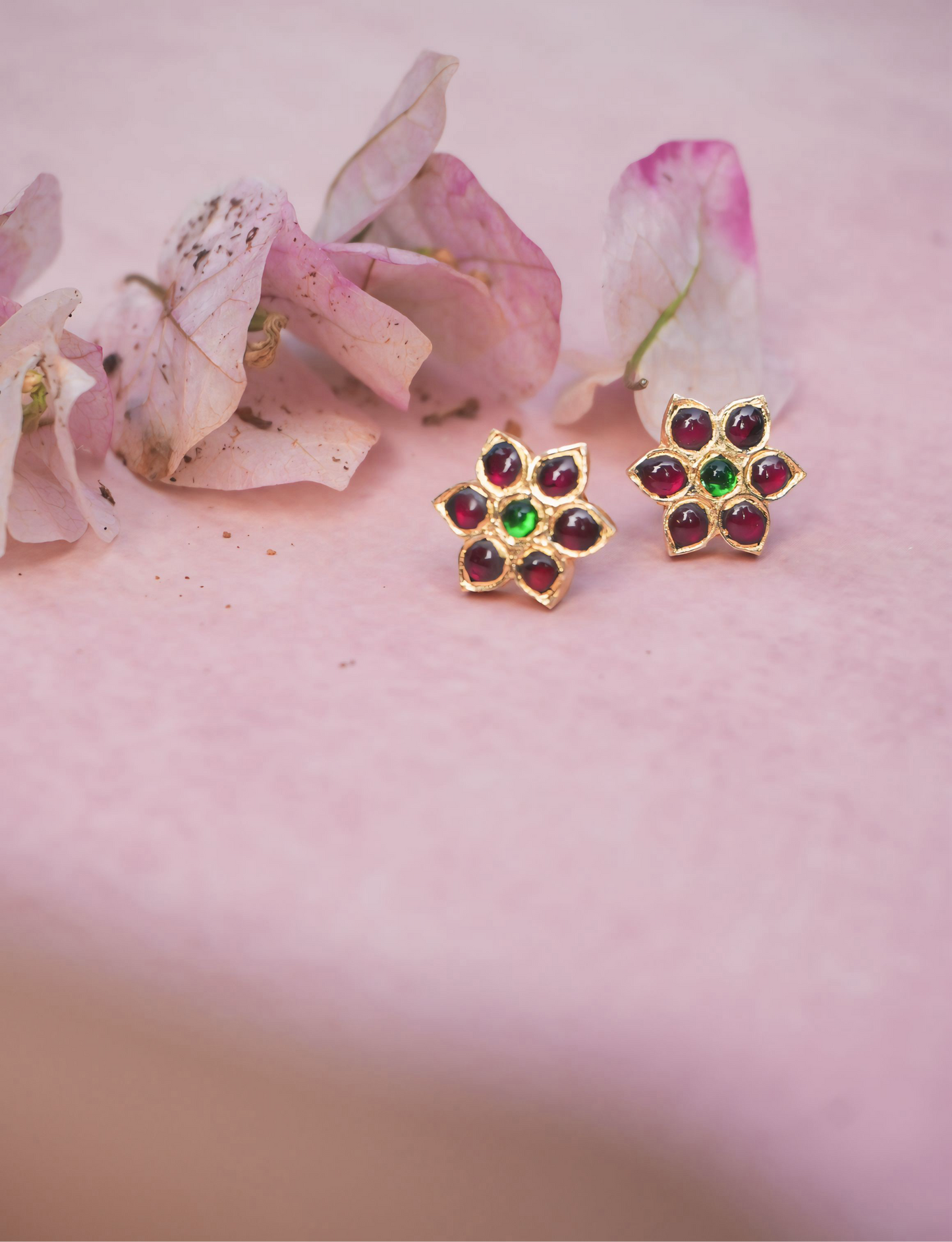 Naajy Studs