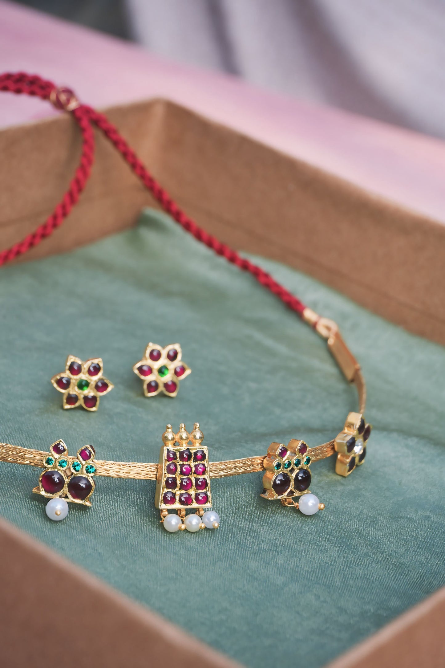 Naajy Studs