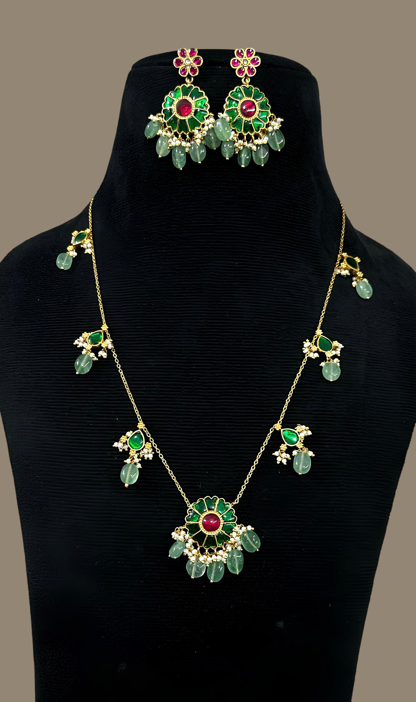 Yodhya Necklace and Earring Set