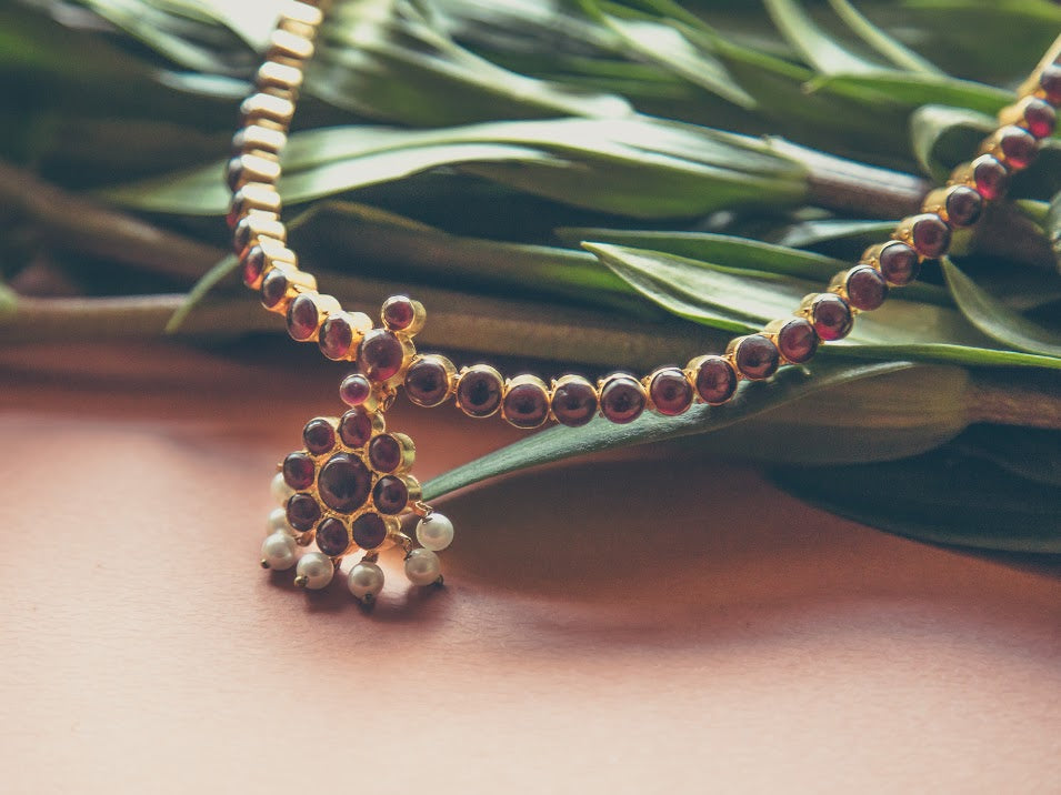 Attigai Choker - Aaharya