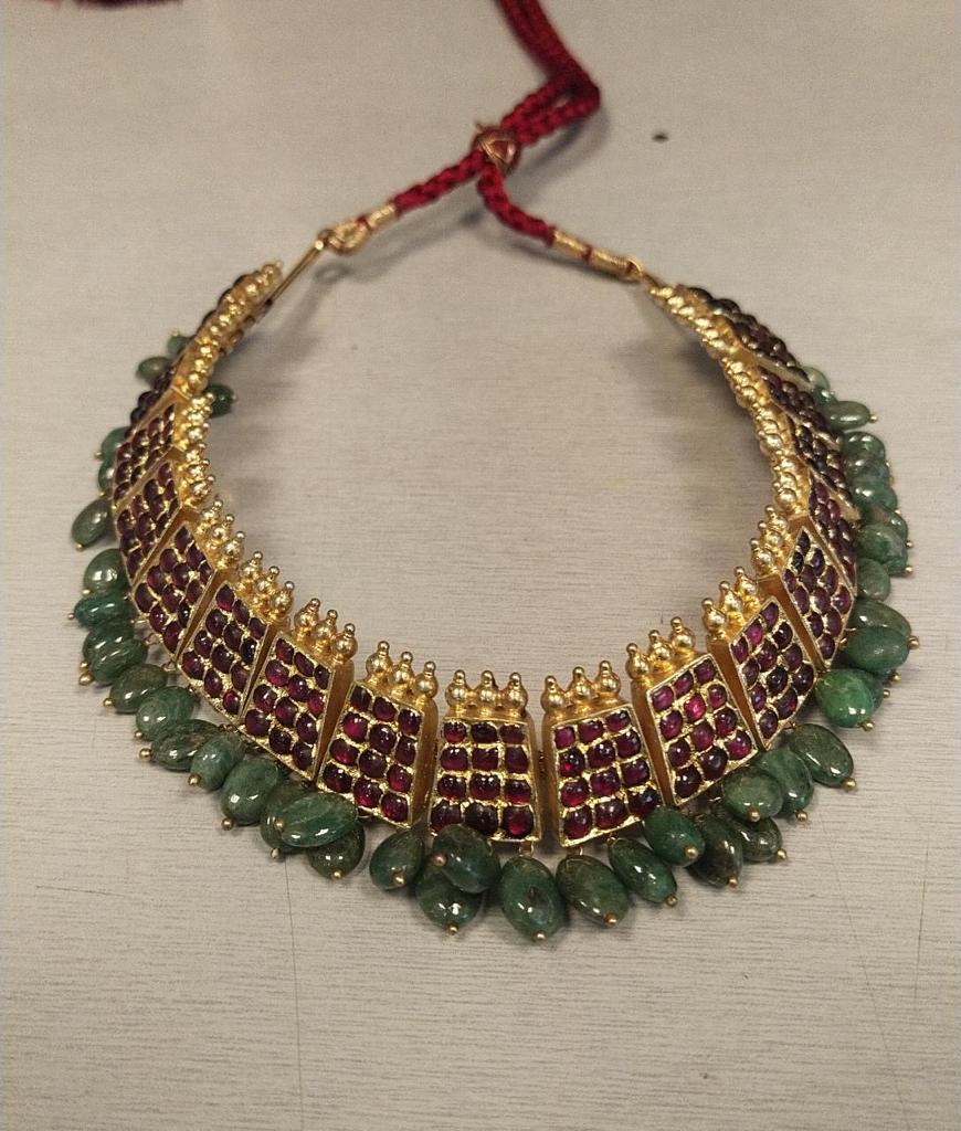 Emerald Choker - Aaharya