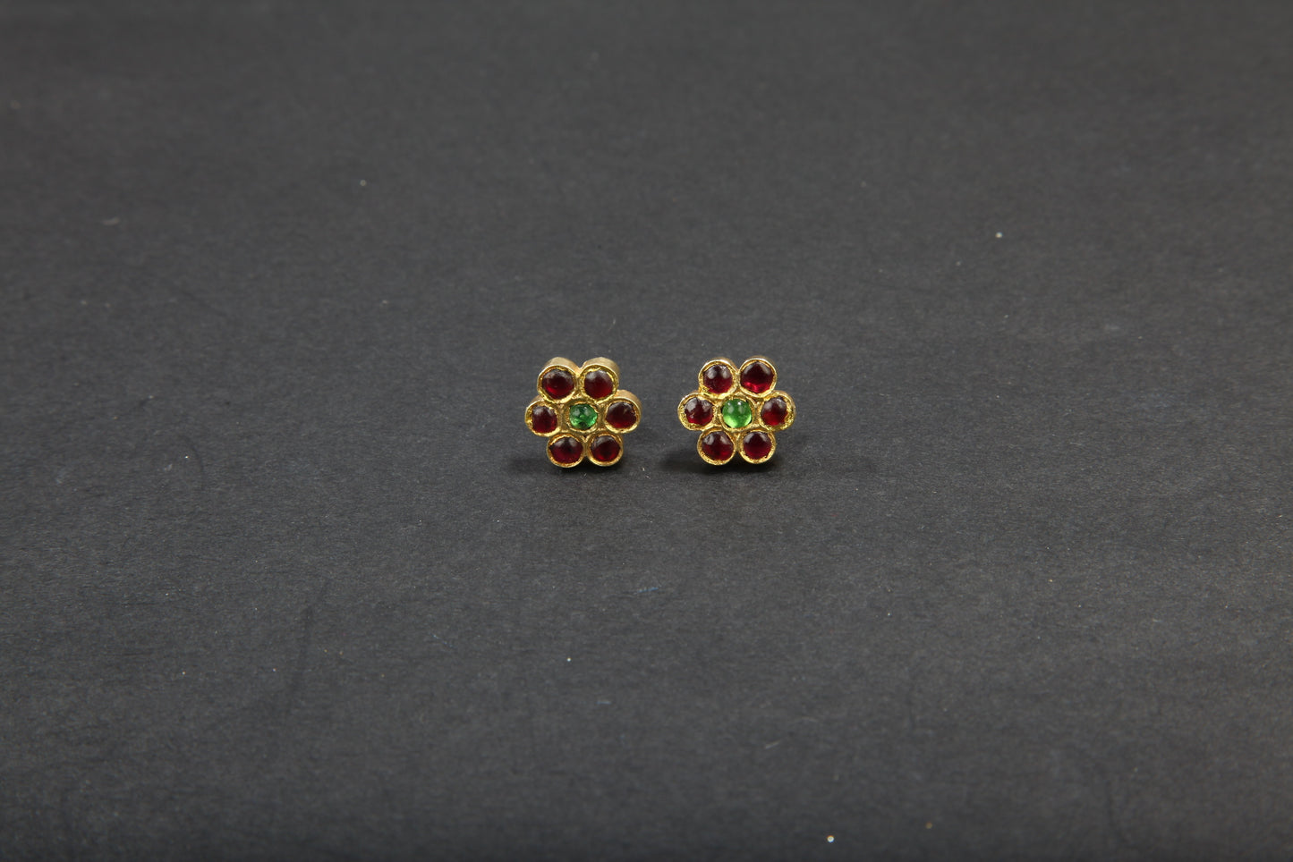 Na'ilah studs
