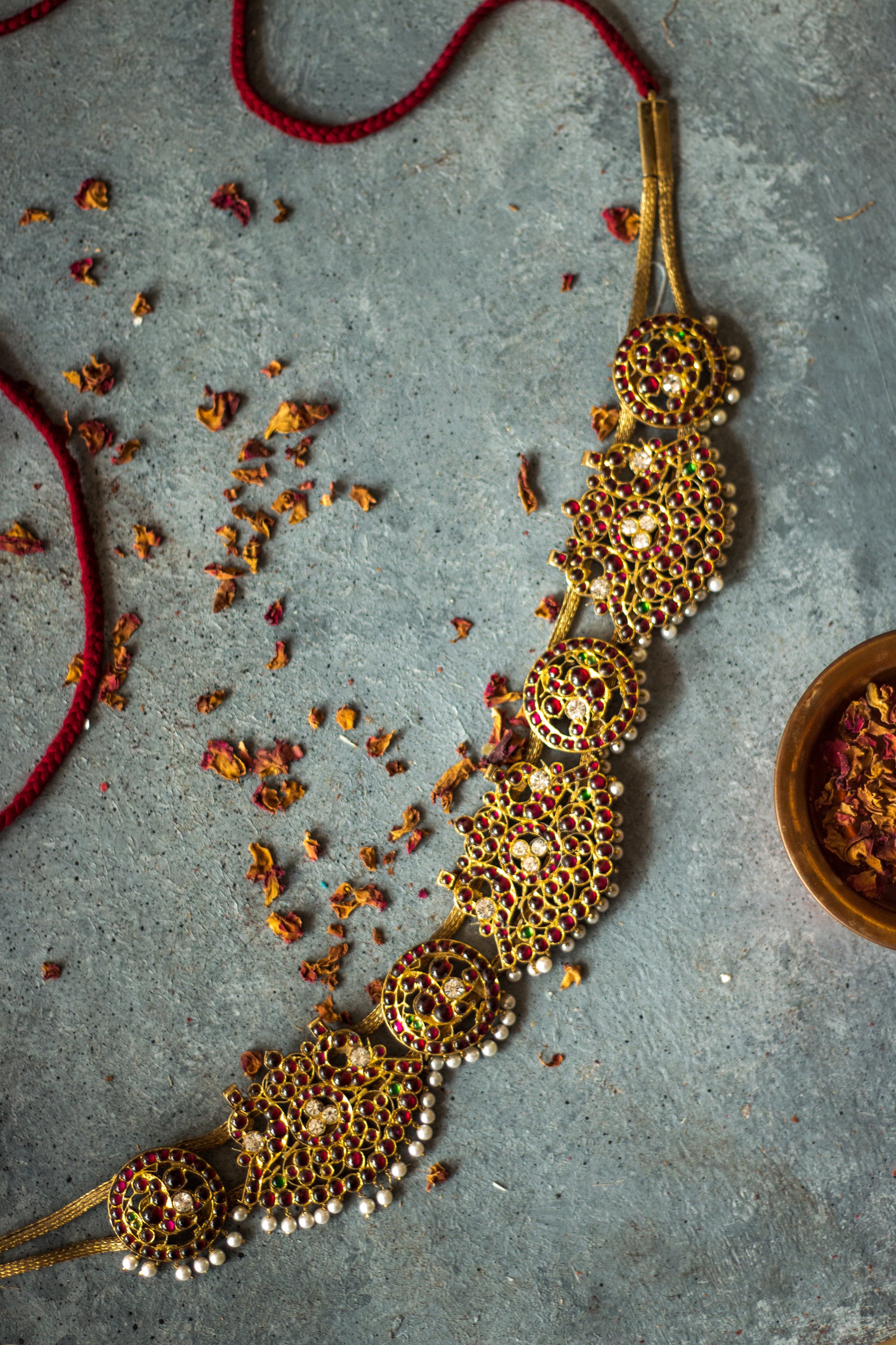 Ishya Kamarband - Aaharya