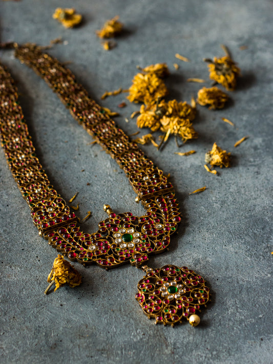 Isis opera necklace - Aaharya