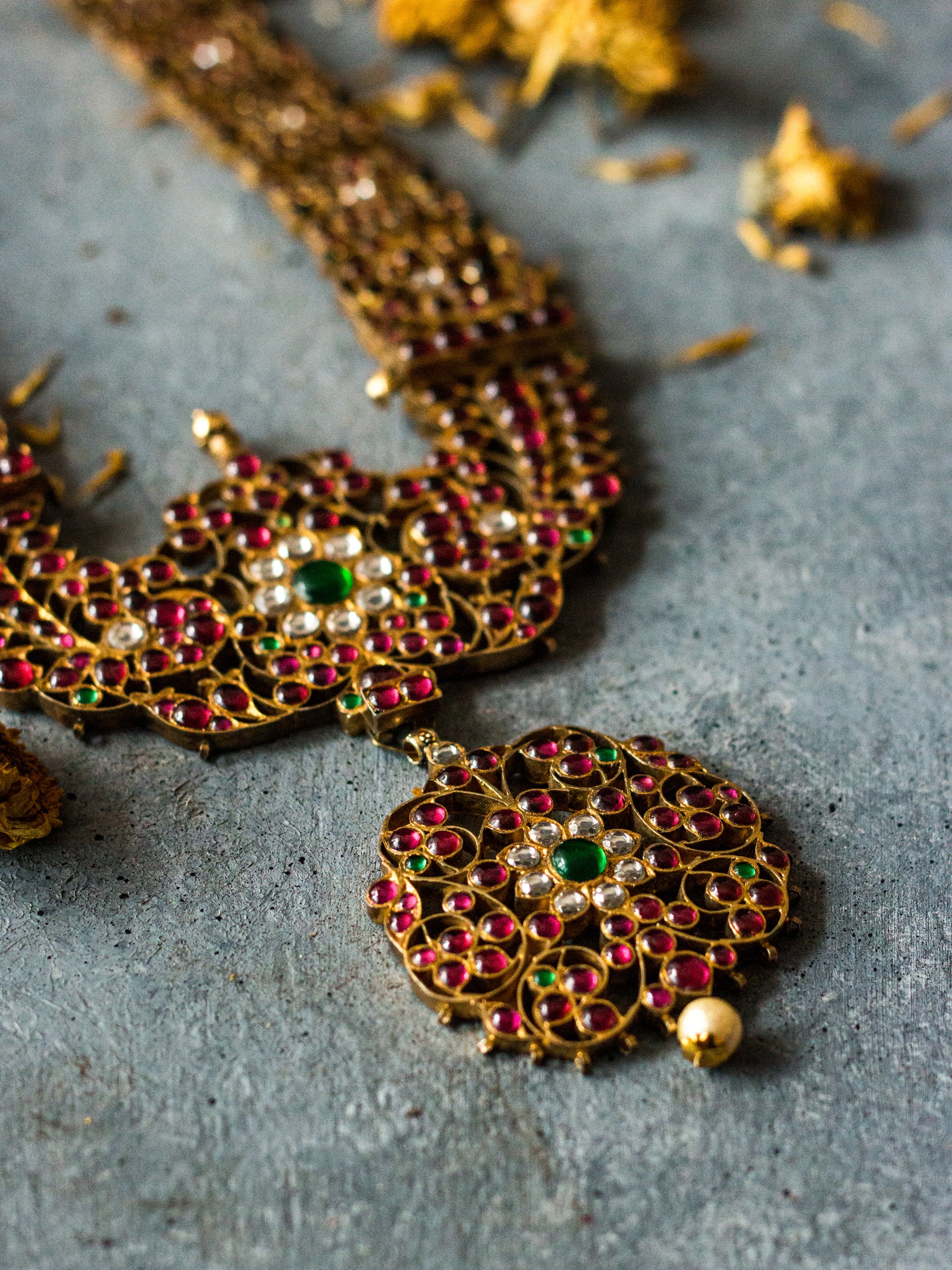 Isis opera necklace - Aaharya