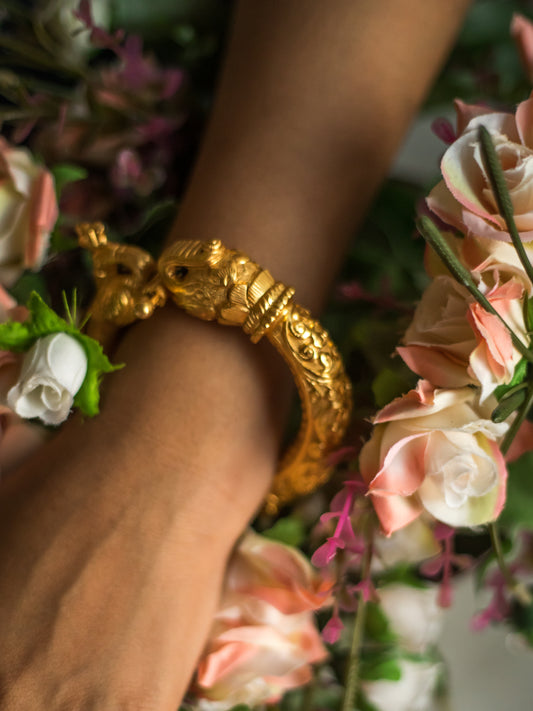Milap Bangle - Aaharya