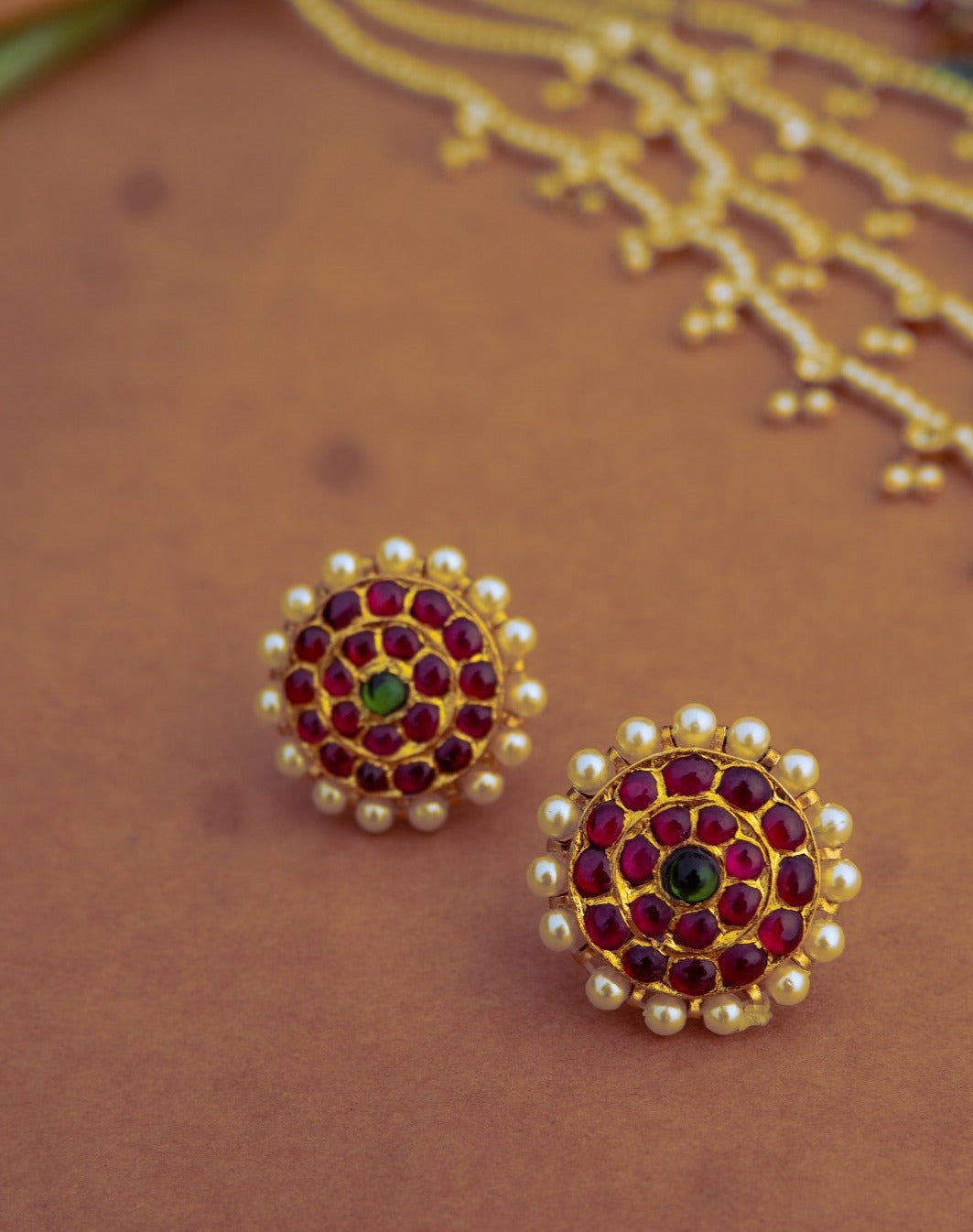 Tabia Studs