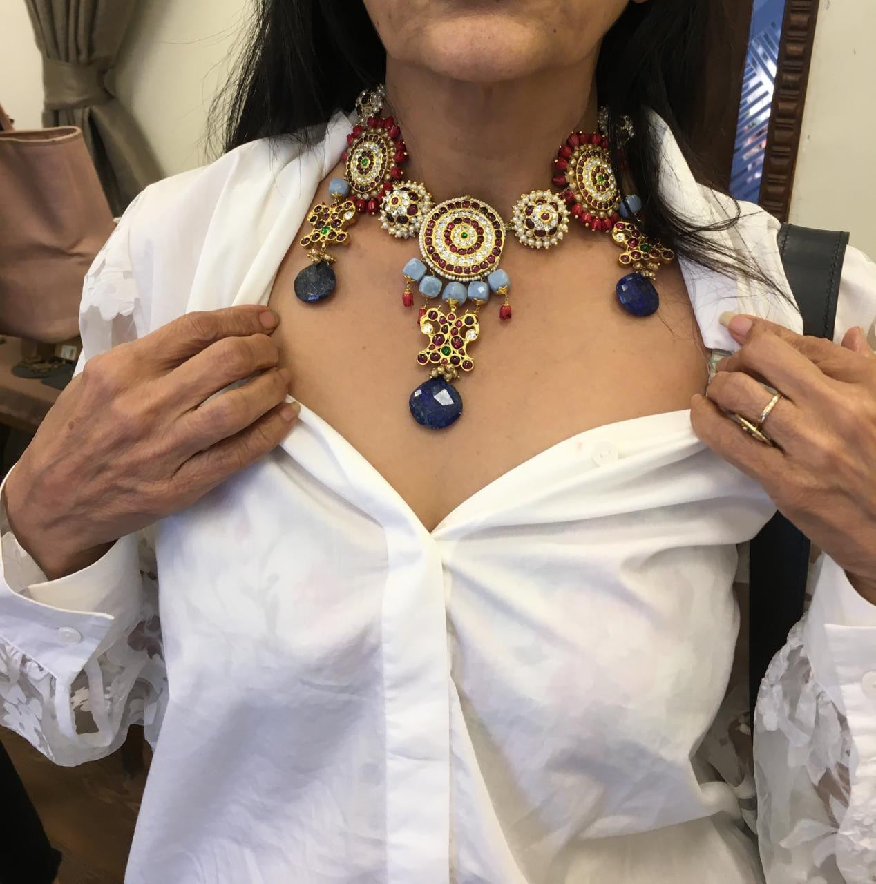 Ushra Choker - Aaharya