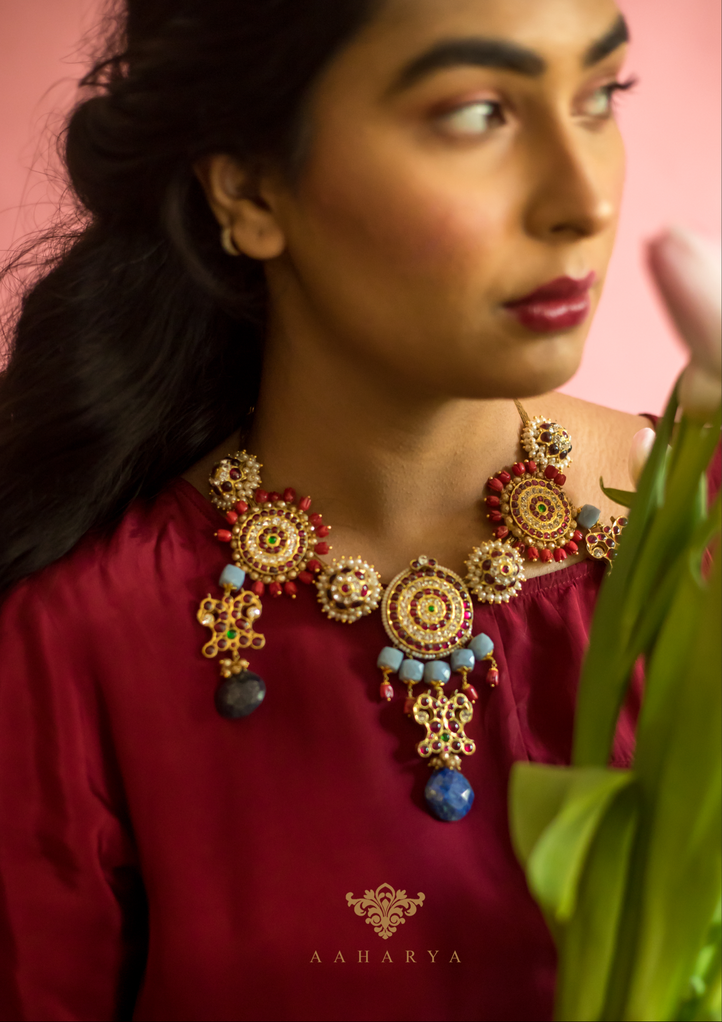 Ushra Choker - Aaharya