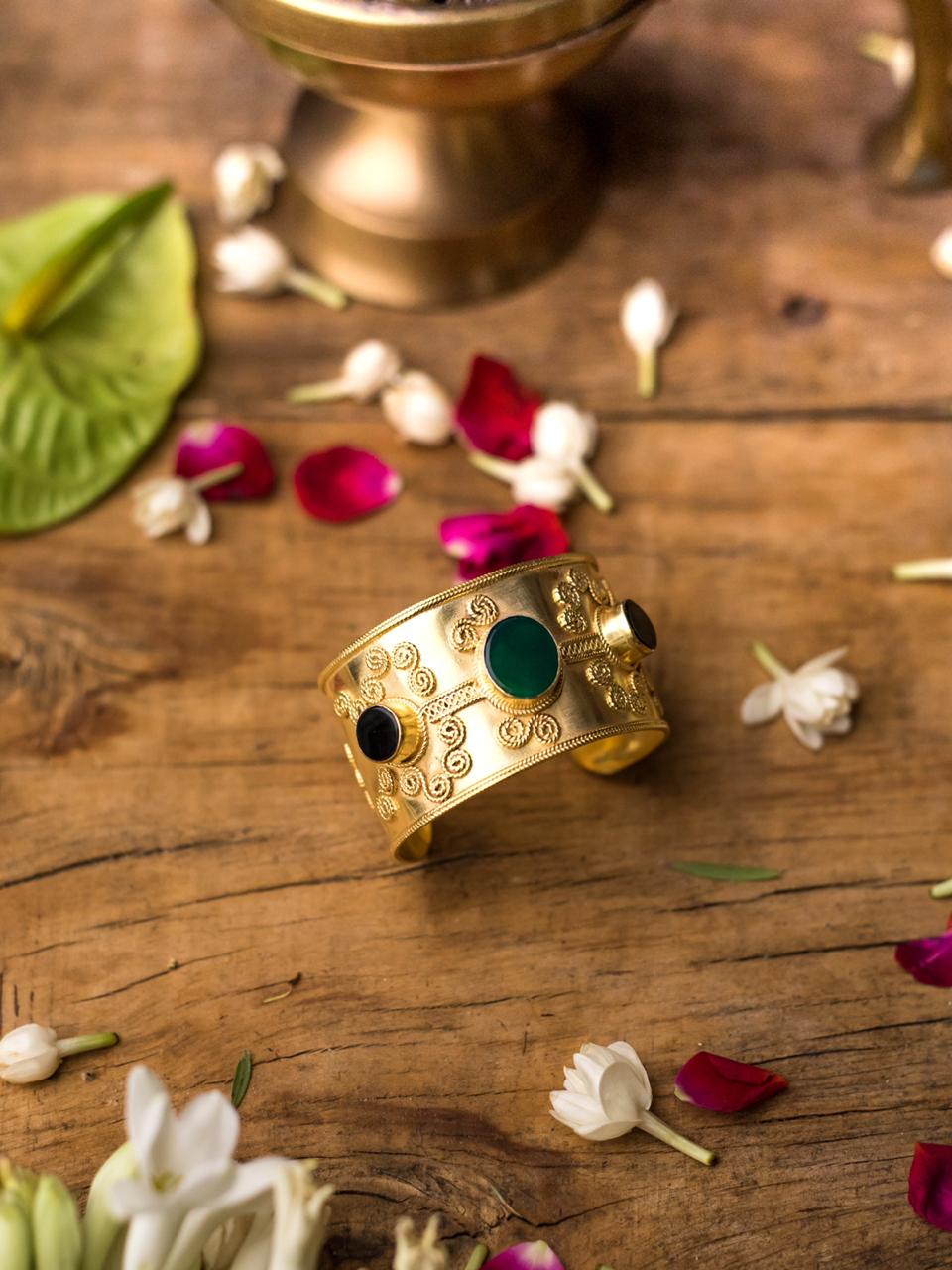 Sehr Bangle - Aaharya