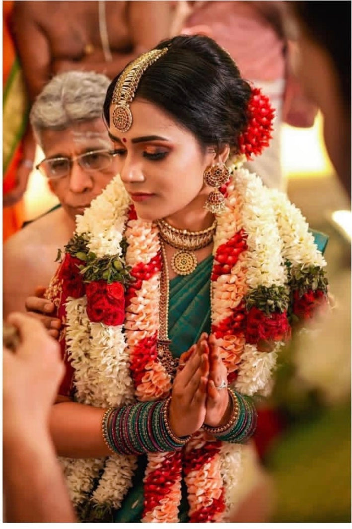 Ahilya Maangtika - Aaharya