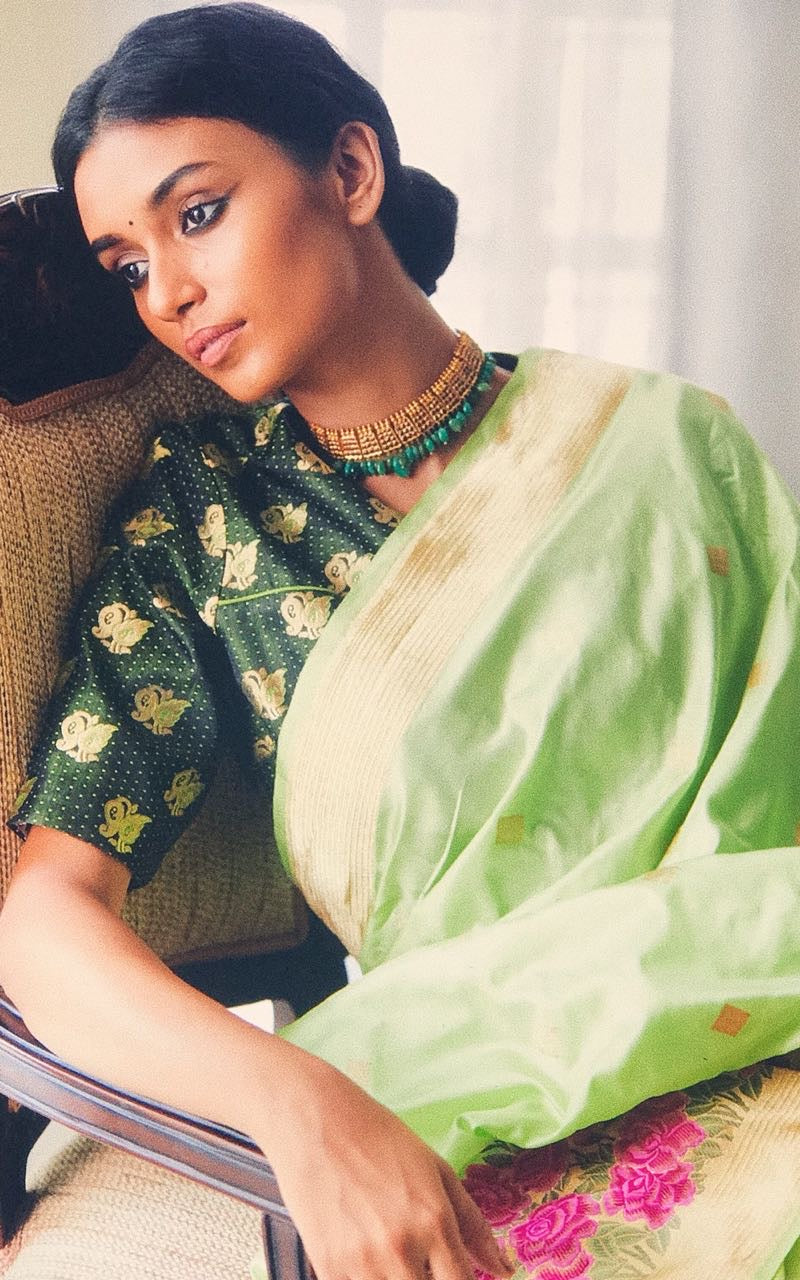 Emerald Choker - Aaharya