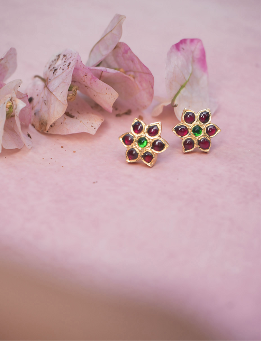 Naajy Studs