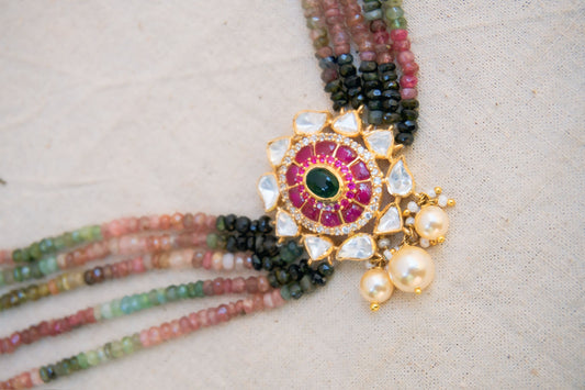 Yaanika Choker