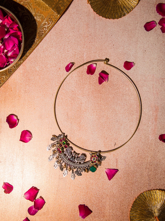 Para Necklace