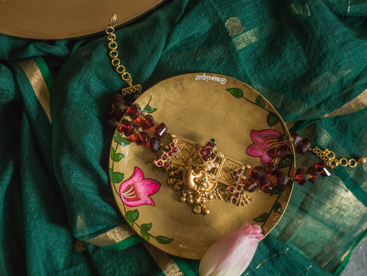 Usham Choker - Aaharya